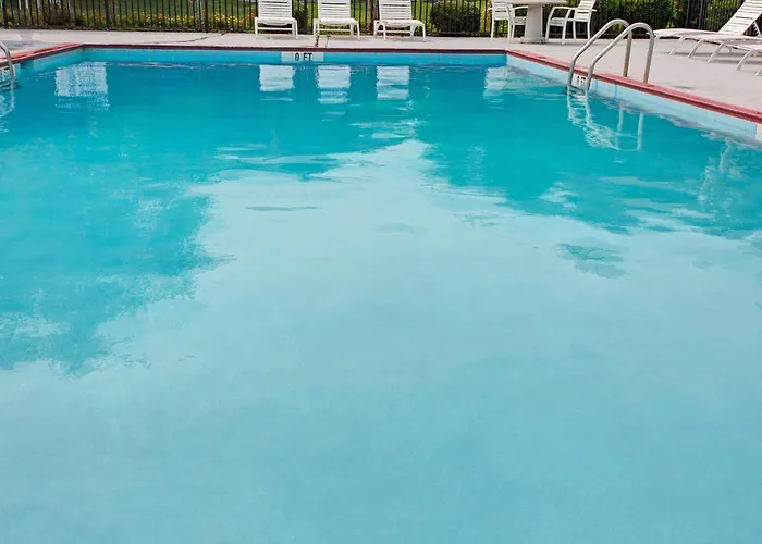 Days & By Wyndham Charleston Airport West Hotel 2*