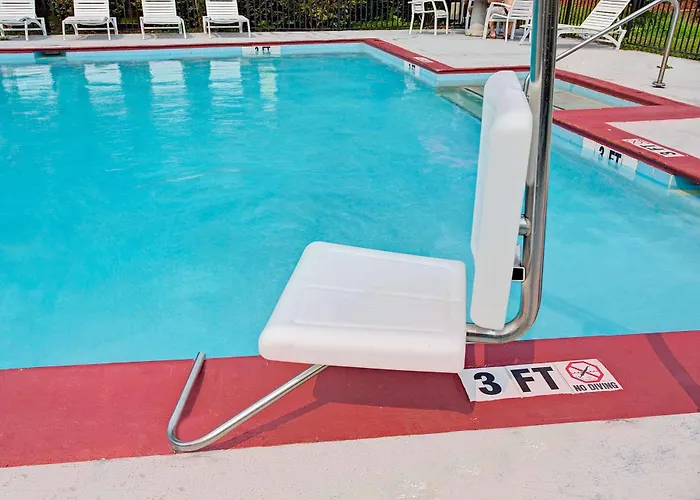 Hotel Days & By Wyndham Charleston Airport West