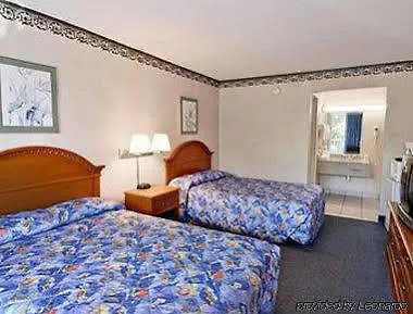 Days & By Wyndham Charleston Airport West Hotel 2*