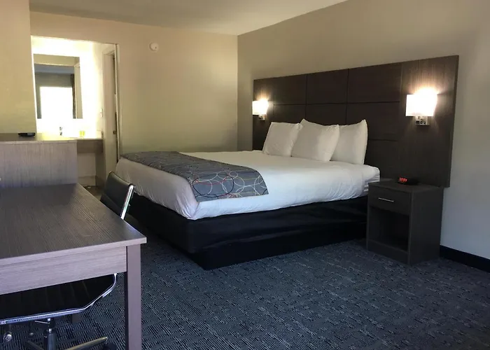 Hotel Days & By Wyndham Charleston Airport West